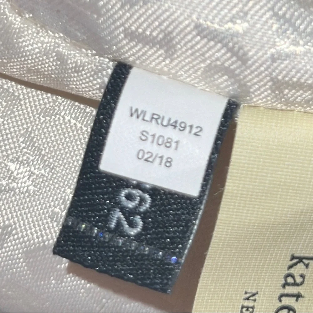 Kate Spade New York Ash Street Gia Clutch WLRU4912 Cement
